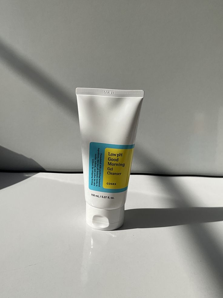 COSRX – Low pH Good Morning Gel Cleanser