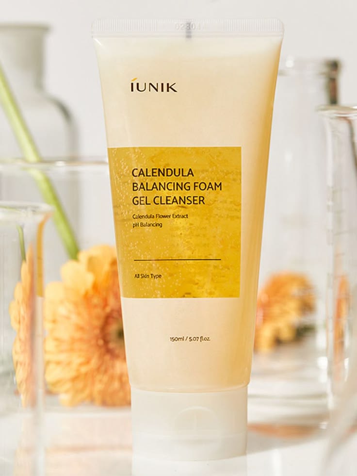 iUNIK - Calendula Balancing Foam Gel Cleanser