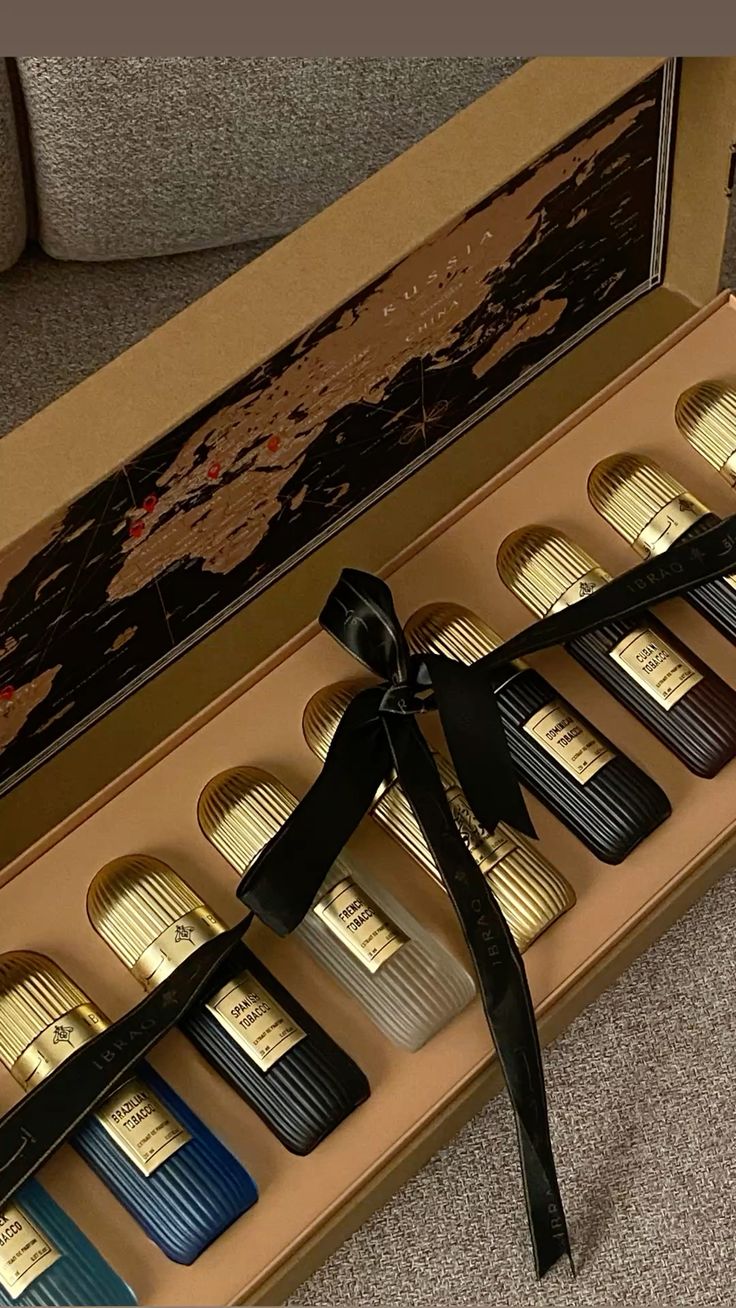 مجموعة Tobacco Collection من إبراهيم القرشي / إبراق